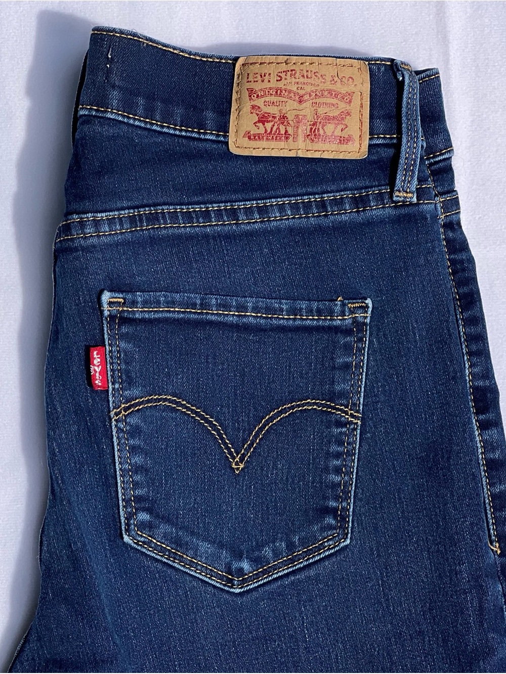 Levi's Denim Jeans 315 Shaping Bootcut Size 28 Dark Blue